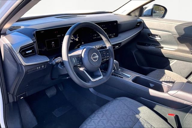 Used 2025 Nissan Kicks SV w/ SV Premium Package image 12