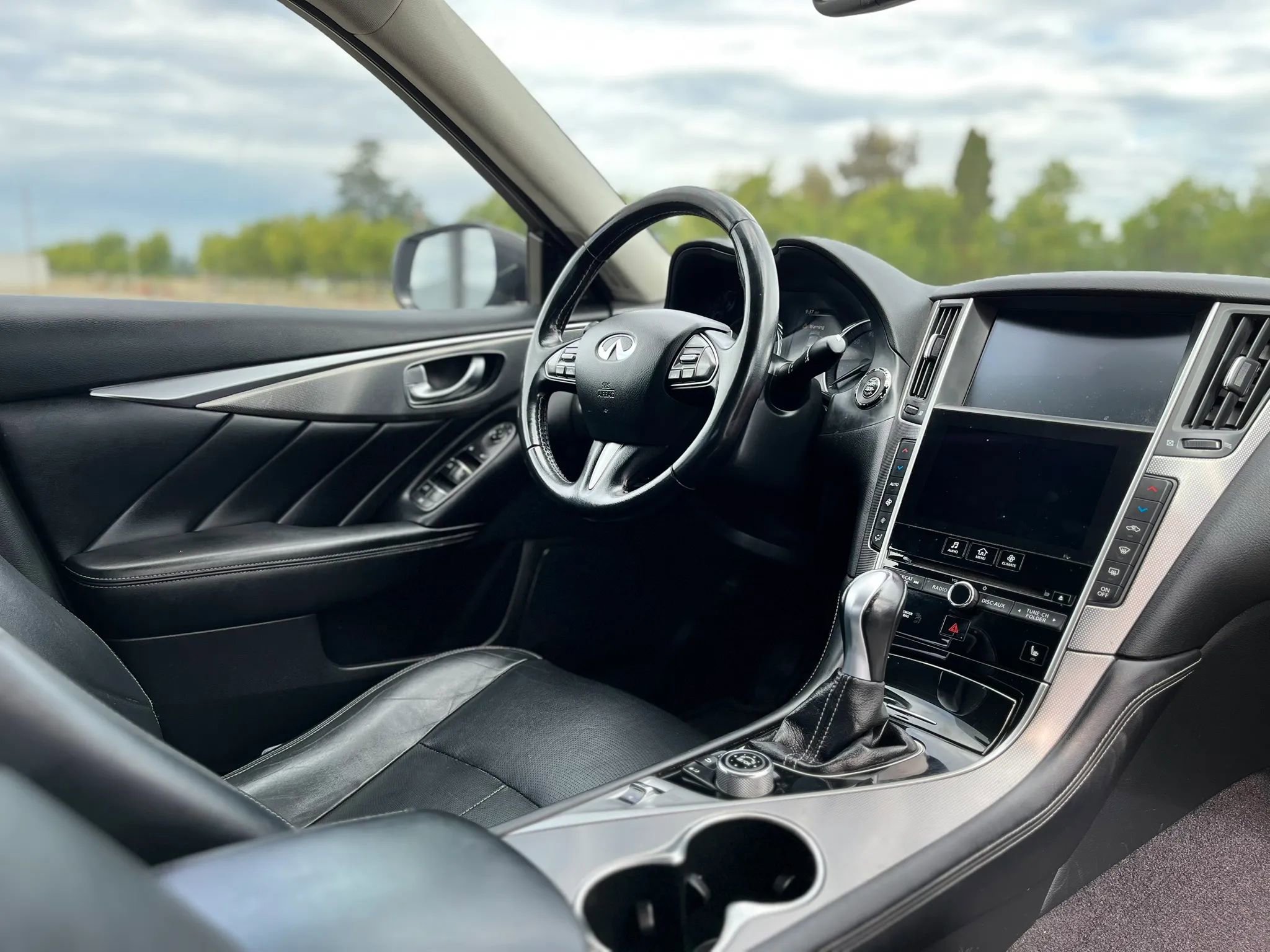 Used 2015 INFINITI Q50 Premium w/ Navigation Package RWD image 18
