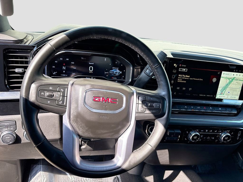 Used 2025 GMC Sierra 1500 SLT image 11