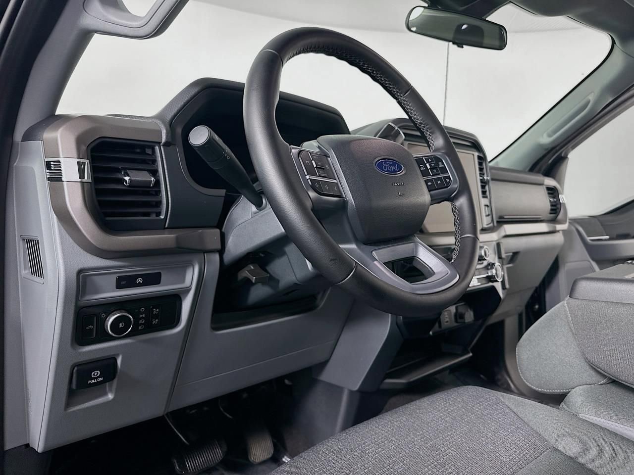 Used 2025 Ford F150 XLT w/ Equipment Group 301A Standard image 9