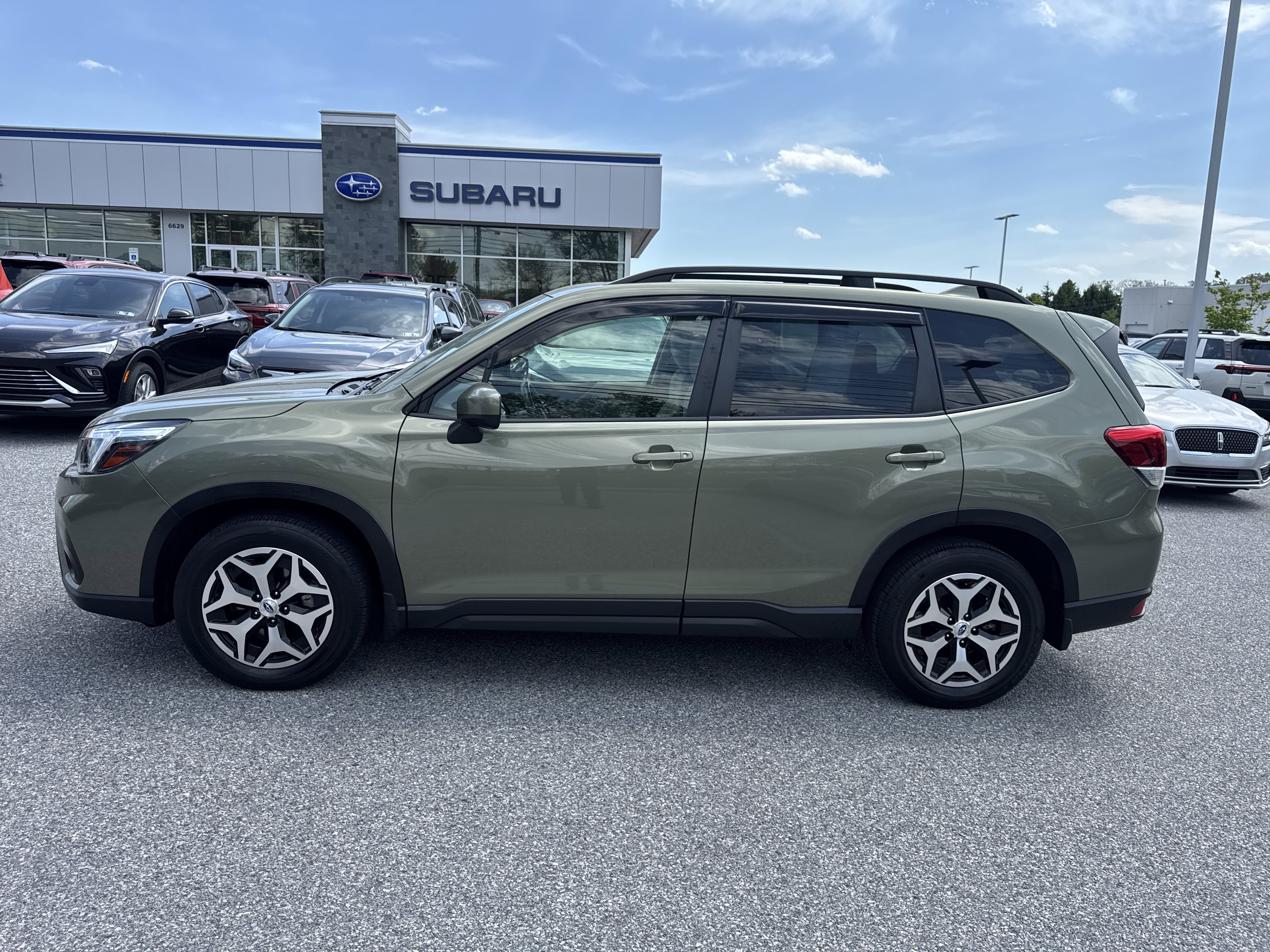 Used 2021 Subaru Forester Premium AWD/4WD image 22