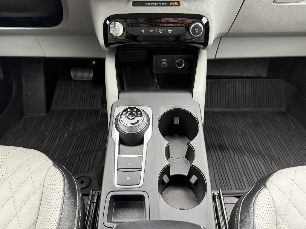 Certified 2023 Ford Escape SE w/ PHEV Premium Package image 31