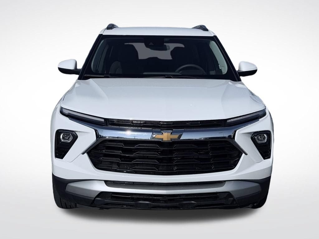 Used 2025 Chevrolet TrailBlazer LT AWD/4WD image 2