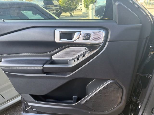 Used 2020 Ford Explorer ST w/ ST Street Pack image 8