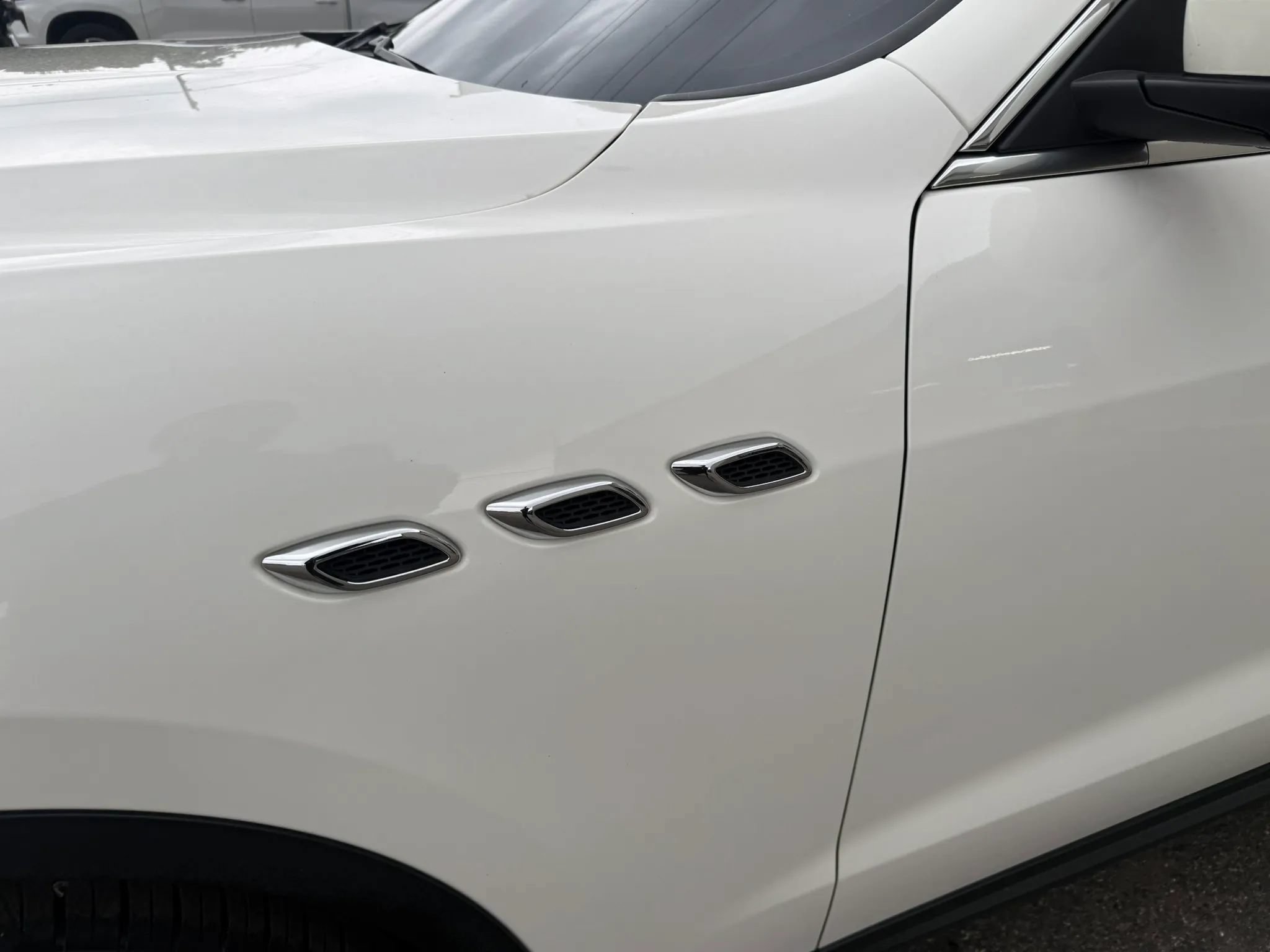 Used 2018 Maserati Levante AWD/4WD image 35