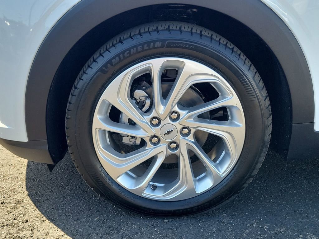 New 2027 Chevrolet Bolt LT FWD image 22