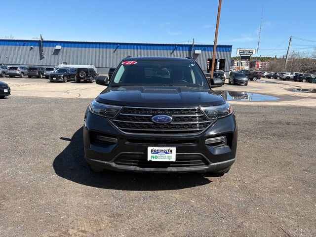 Used 2021 Ford Explorer XLT image 3