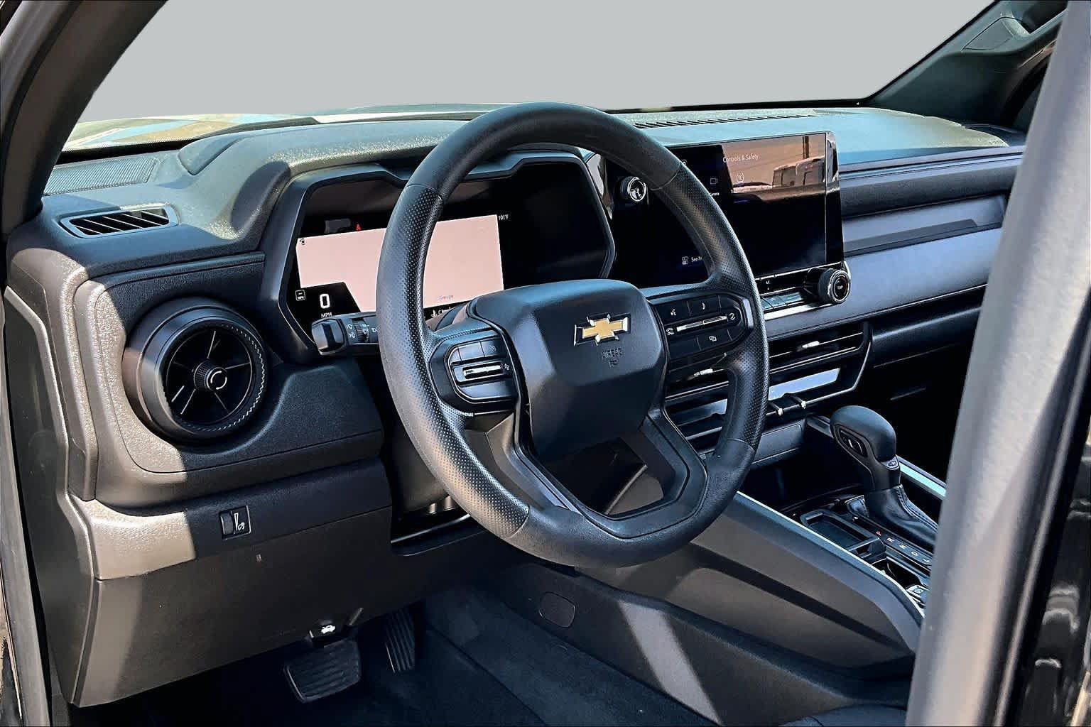 Used 2024 Chevrolet Colorado W/T w/ WT Convenience Package II RWD image 15