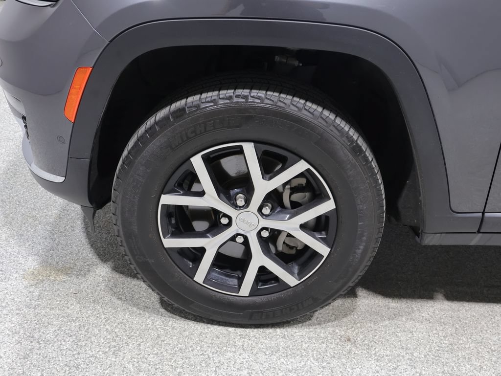 Certified 2023 Jeep Grand Cherokee L Limited w/ Luxury Tech Group II AWD/4WD image 9