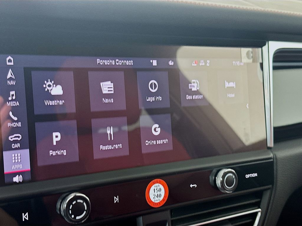 Certified 2026 Porsche Macan image 14