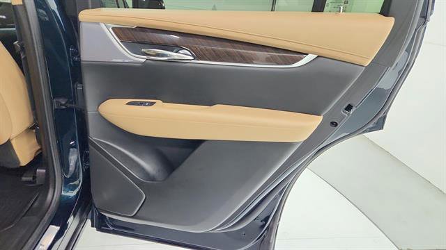 Used 2024 Cadillac XT6 Sport w/ Platinum Package image 32