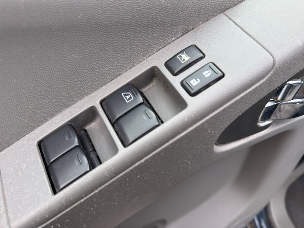 Used 2019 Nissan Frontier SV image 13