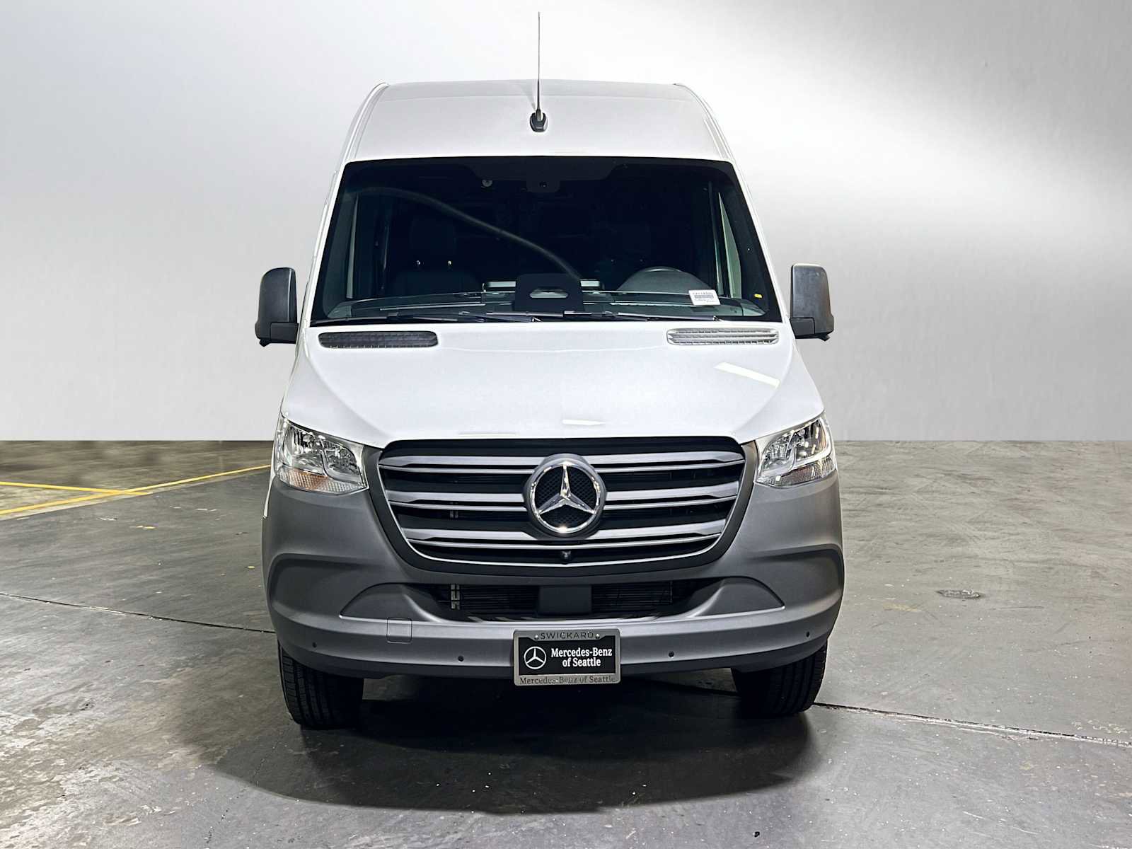 Used 2025 Mercedes-Benz Sprinter 2500 image 8