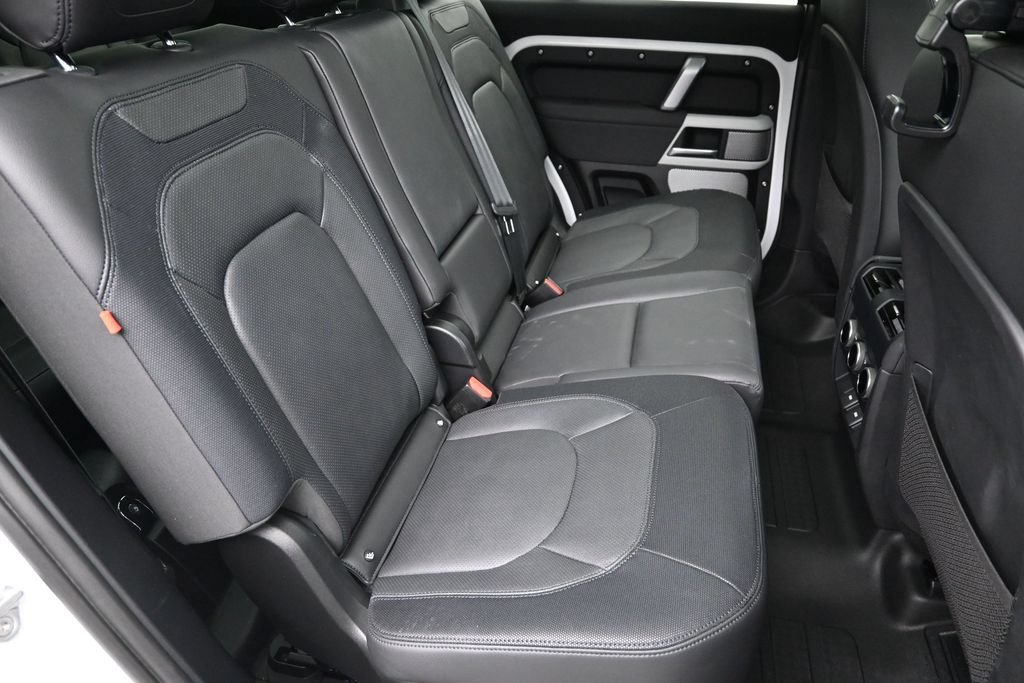 Used 2023 Land Rover Defender 130 X-Dynamic SE AWD/4WD image 34
