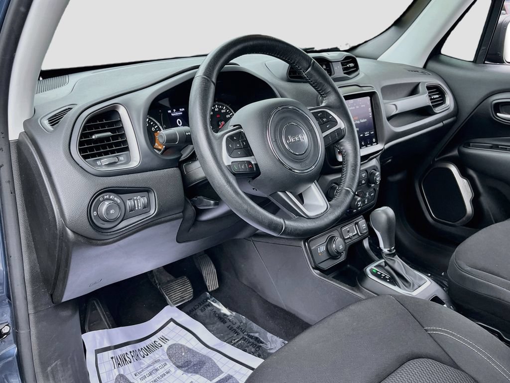 Used 2023 Jeep Renegade Latitude w/ Premium Group AWD/4WD image 9