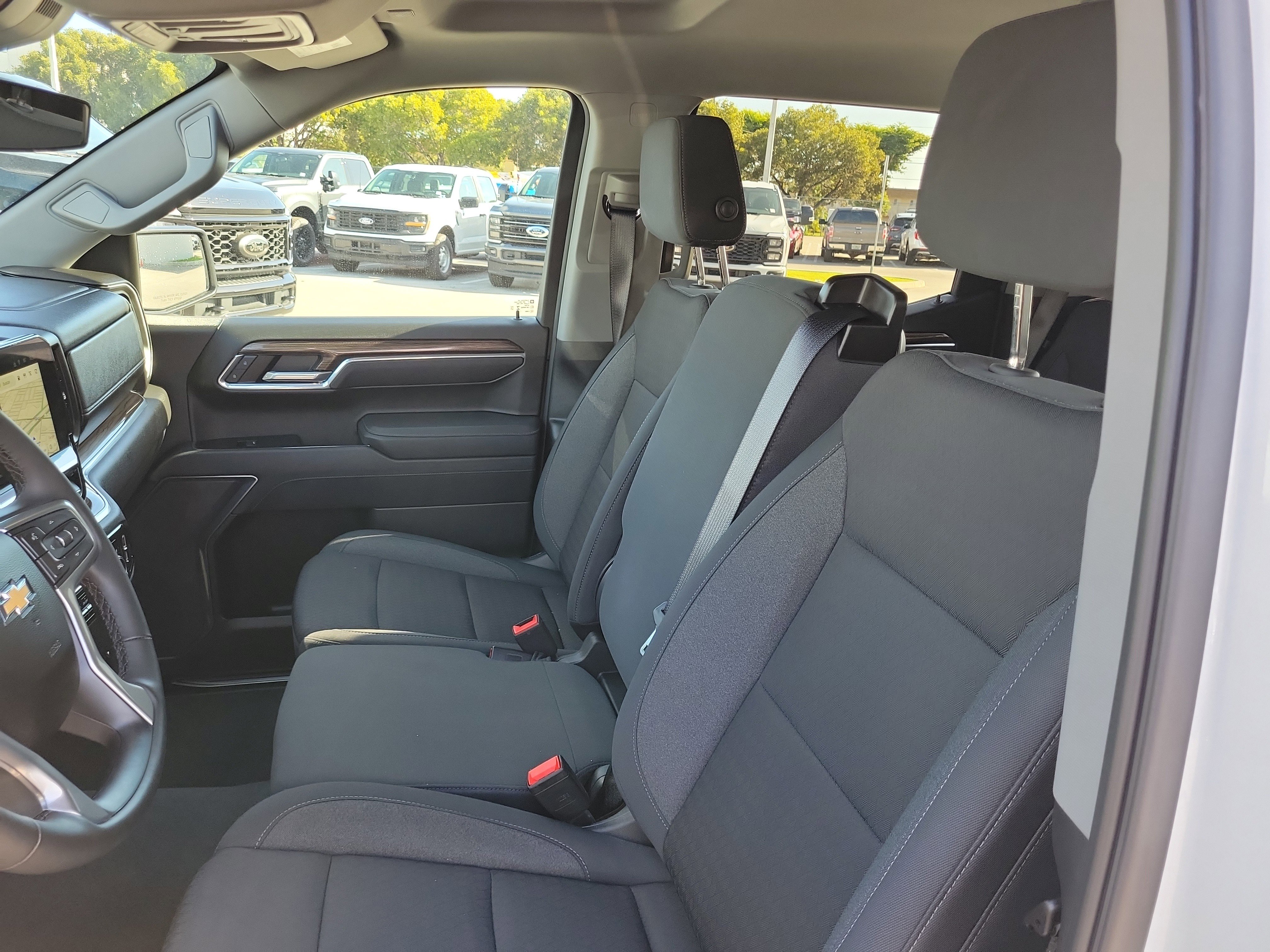 Used 2025 Chevrolet Silverado 1500 LT RWD image 11