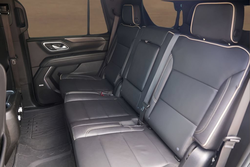 Used 2023 GMC Yukon SLT w/ SLT Luxury Package RWD image 24