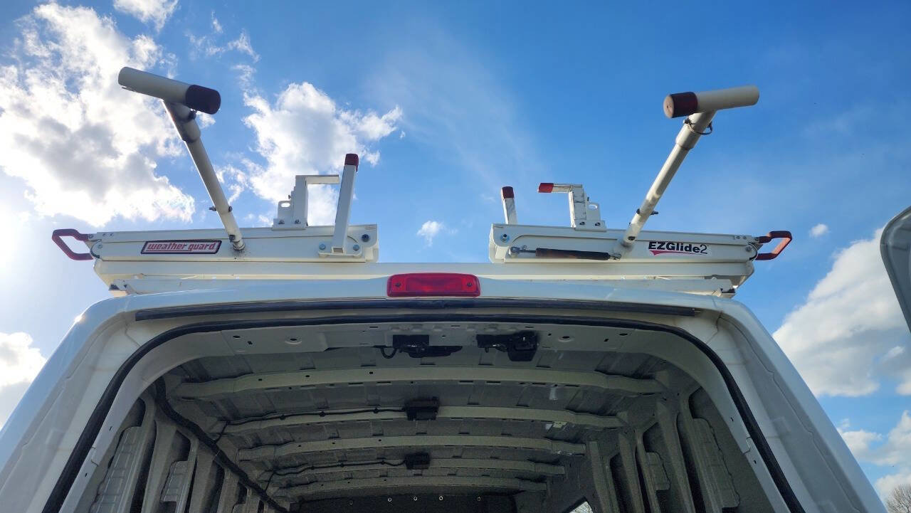 Used 2020 Nissan NV 2500 SV image 16