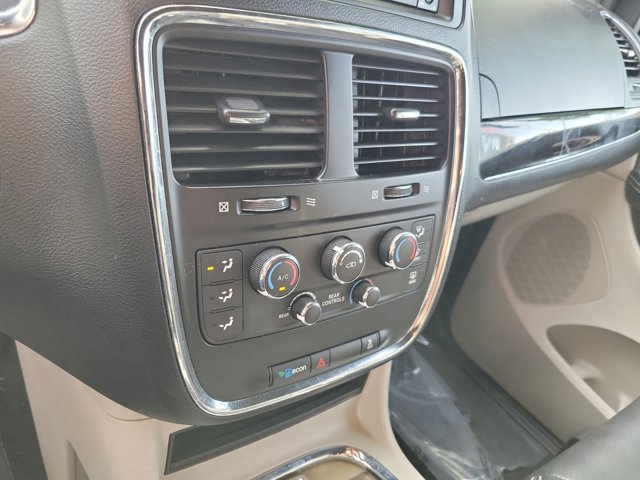 Used 2019 Dodge Grand Caravan SXT FWD image 30