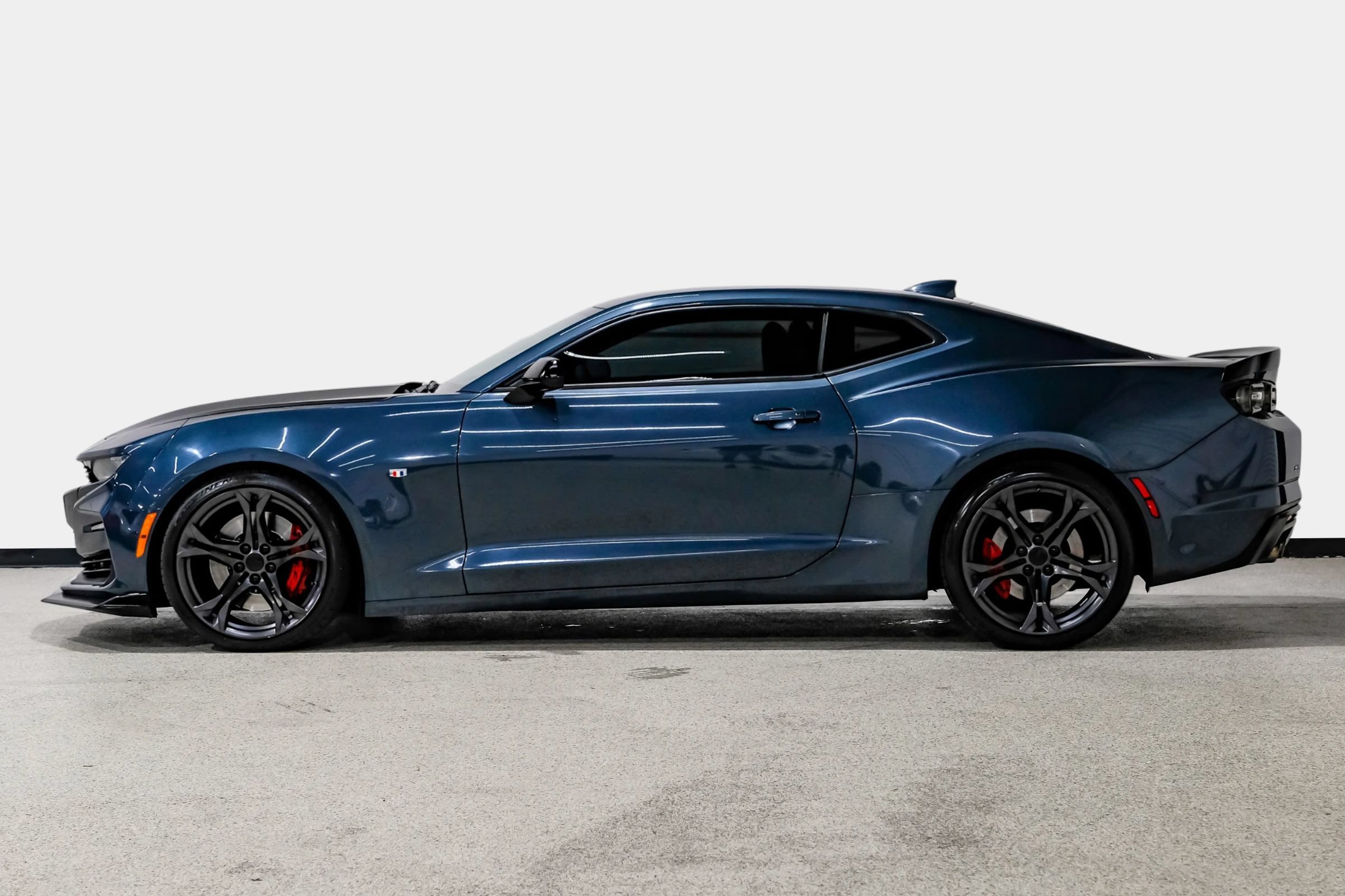 Used 2019 Chevrolet Camaro SS RWD image 9