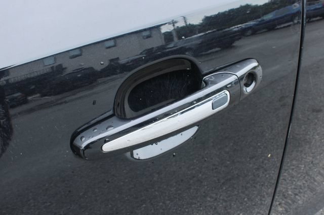 Used 2019 Lincoln MKT AWD image 9