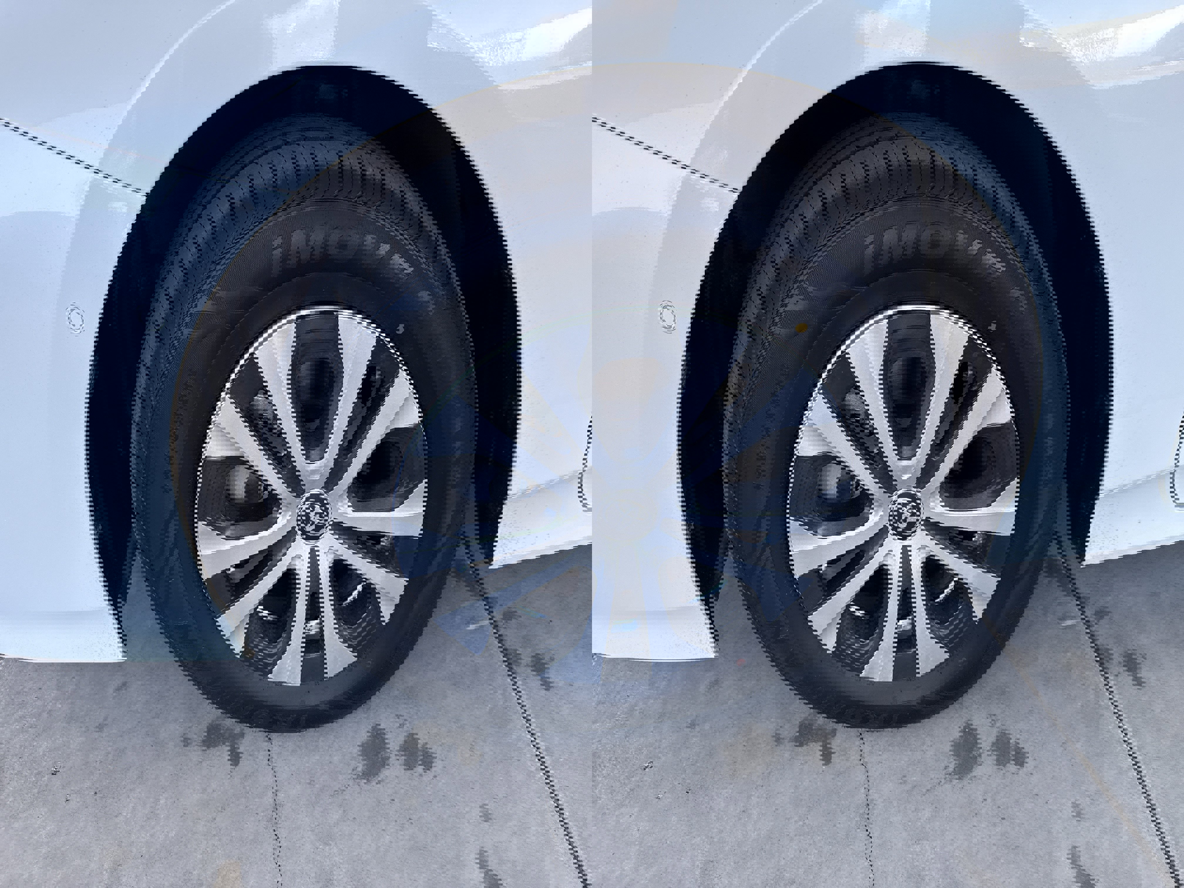 Used 2020 Toyota Prius LE w/ Carpet Mat Package image 8