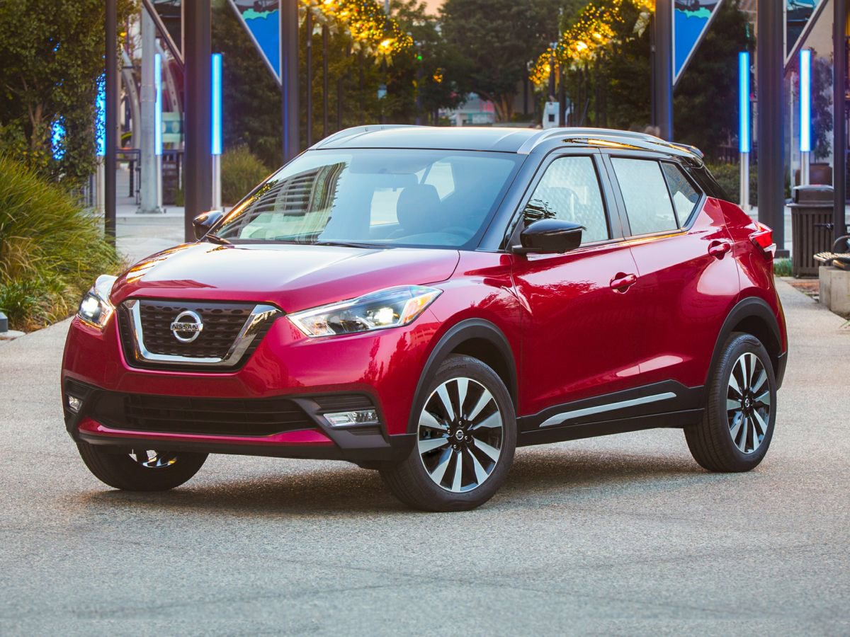 Used 2018 Nissan Kicks SV image 1