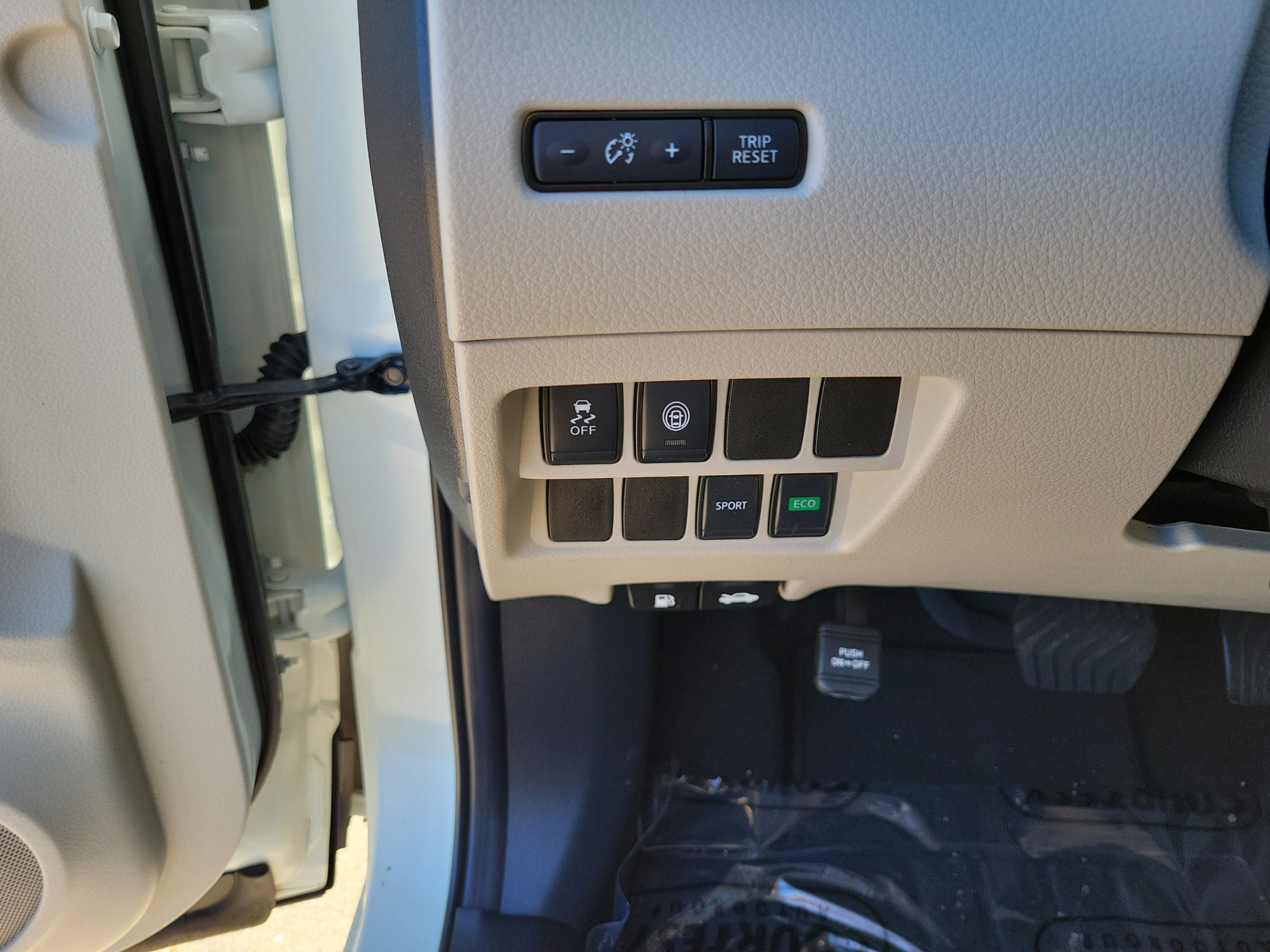 Used 2020 Nissan Rogue Sport SV FWD image 26