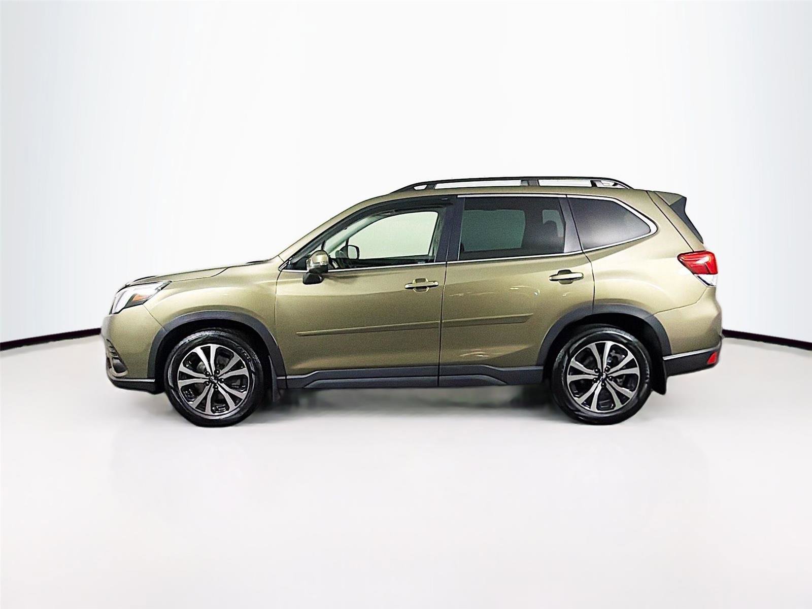 Used 2022 Subaru Forester Limited AWD/4WD image 4