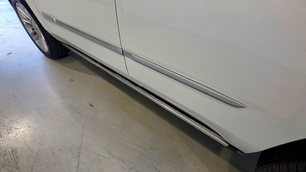 Used 2019 Cadillac Escalade Platinum AWD/4WD image 9