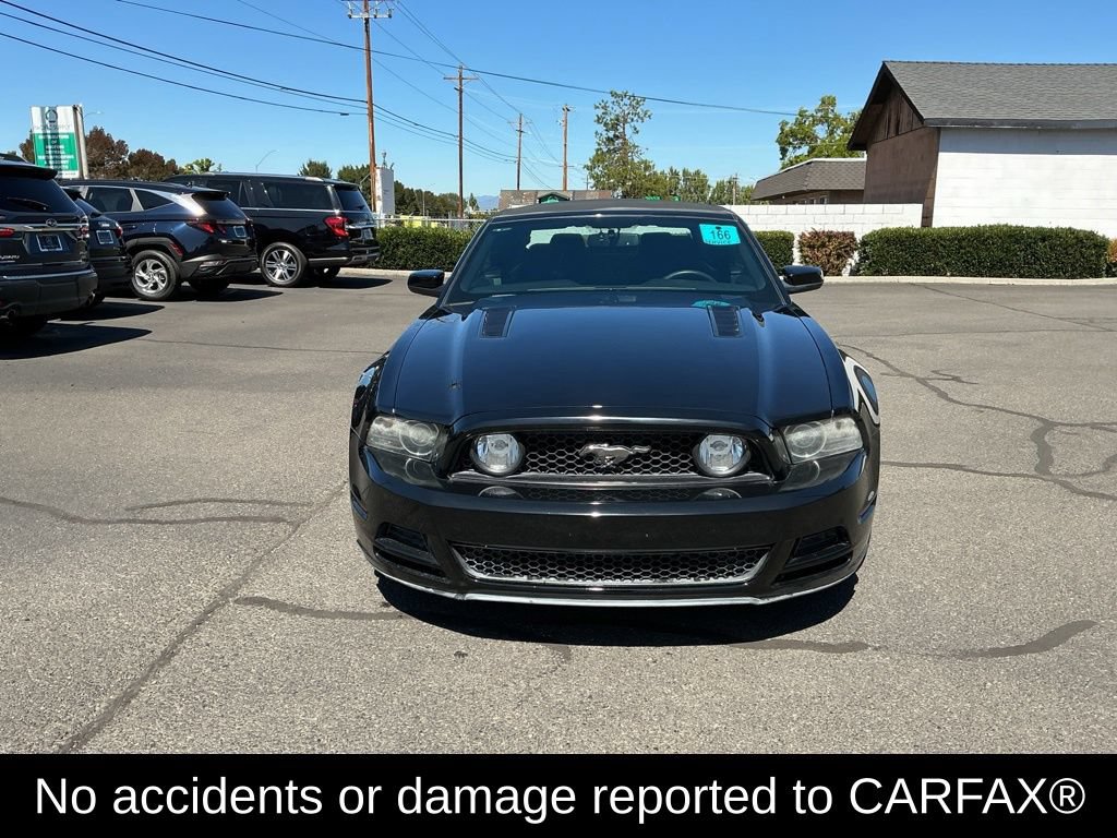 Used 2013 Ford Mustang GT RWD image 2