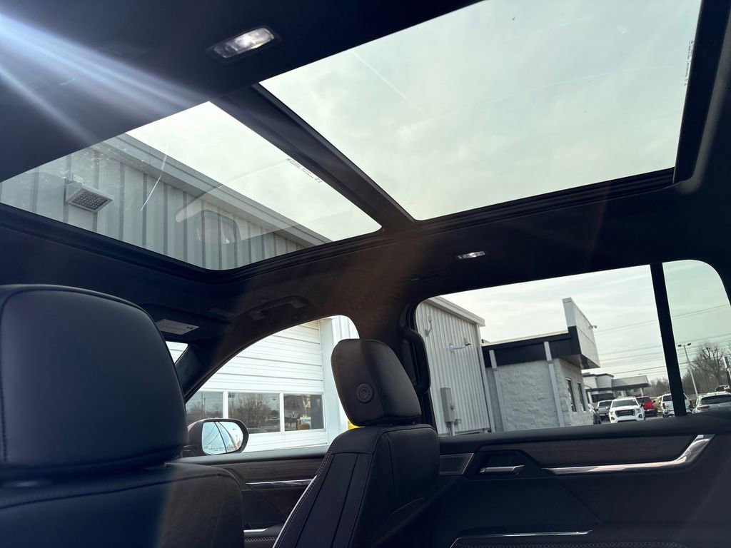 New 2026 GMC Acadia Denali Ultimate w/ LPO, Floor Liner Package image 40