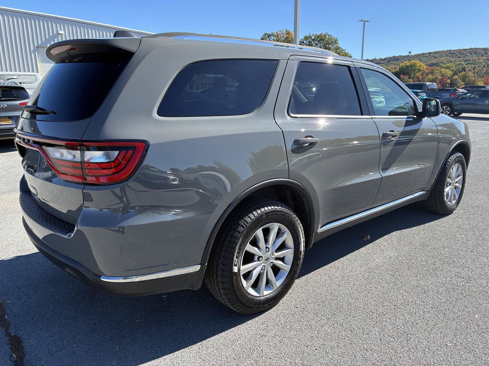 Used 2022 Dodge Durango SXT AWD/4WD image 7