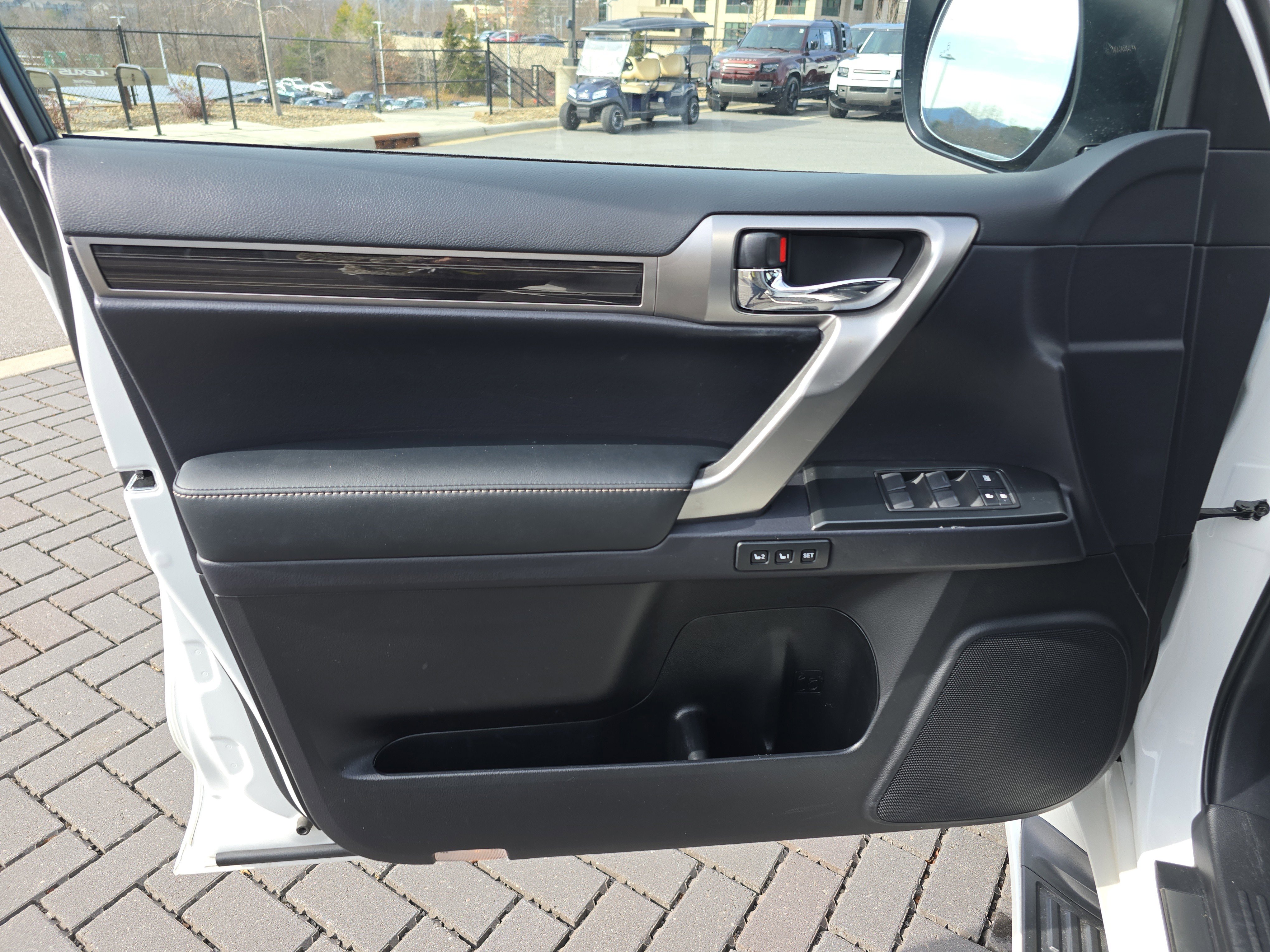 Used 2023 Lexus GX 460 Luxury w/ Accessory Package image 12