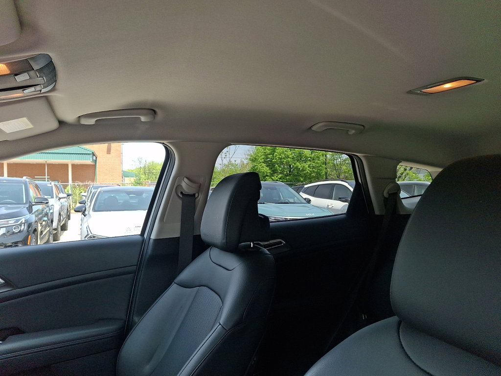 Used 2023 Kia Sportage EX FWD image 26