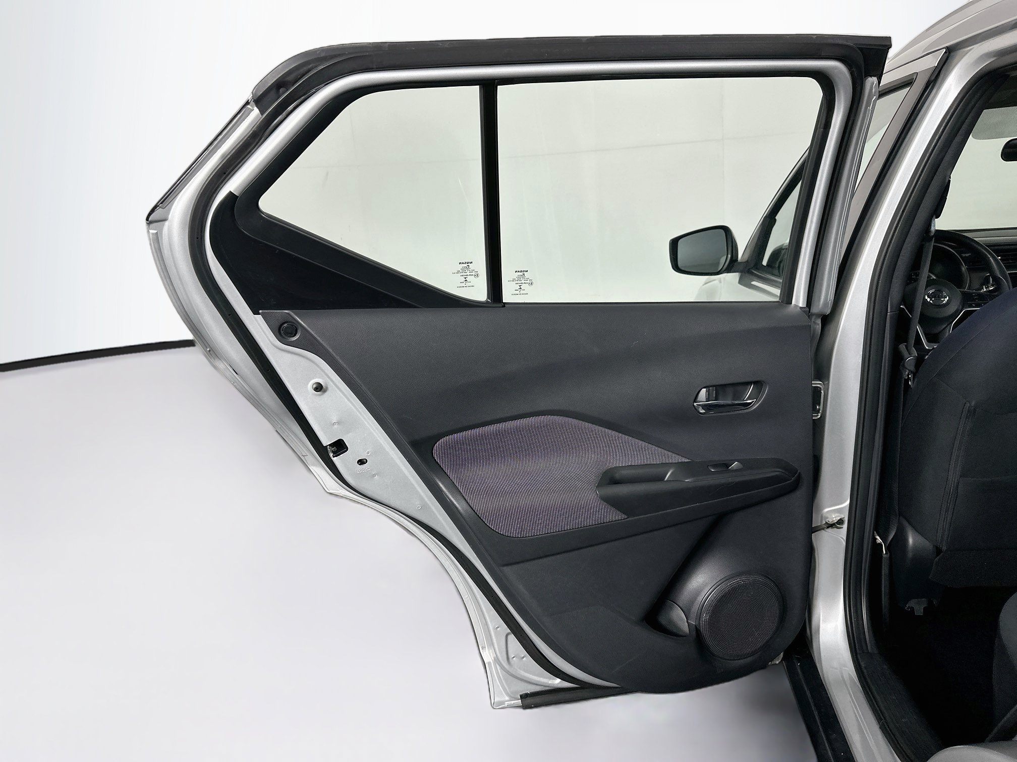 Used 2018 Nissan Kicks SV FWD image 24