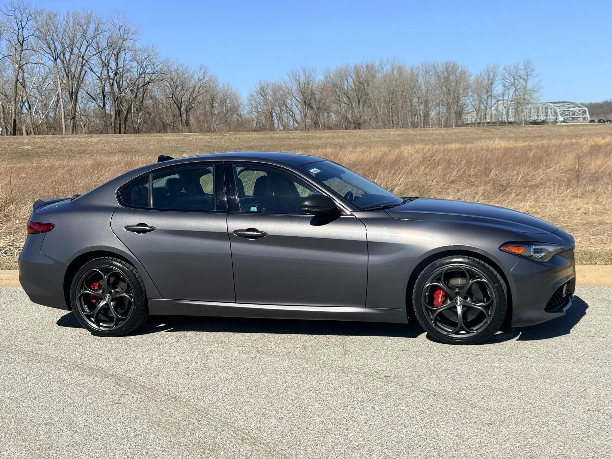 Used 2019 Alfa Romeo Giulia AWD w/ Quick Order Package 22J Sport image 30