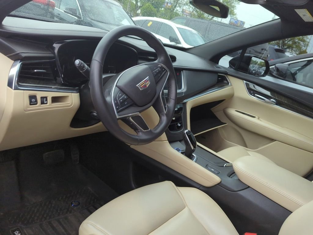 Used 2017 Cadillac XT5 FWD image 7