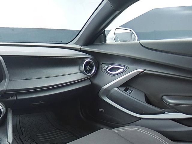 Used 2017 Chevrolet Camaro LT w/ Technology Package RWD image 18