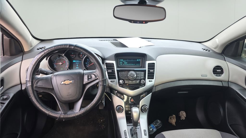 Used 2014 Chevrolet Cruze LS image 10