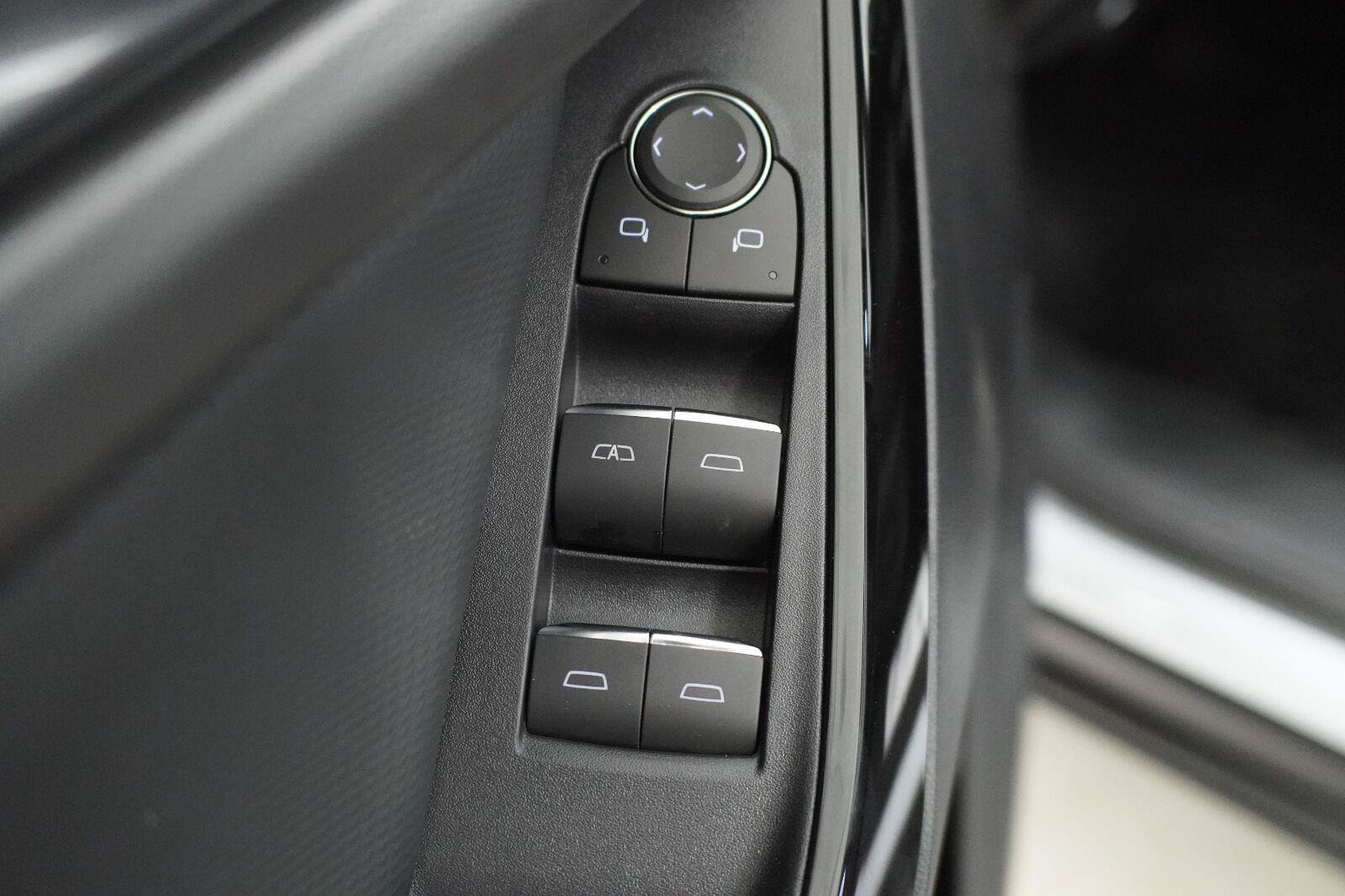 New 2027 Chevrolet Equinox RS w/ LPO, Floor Liner Package FWD image 21