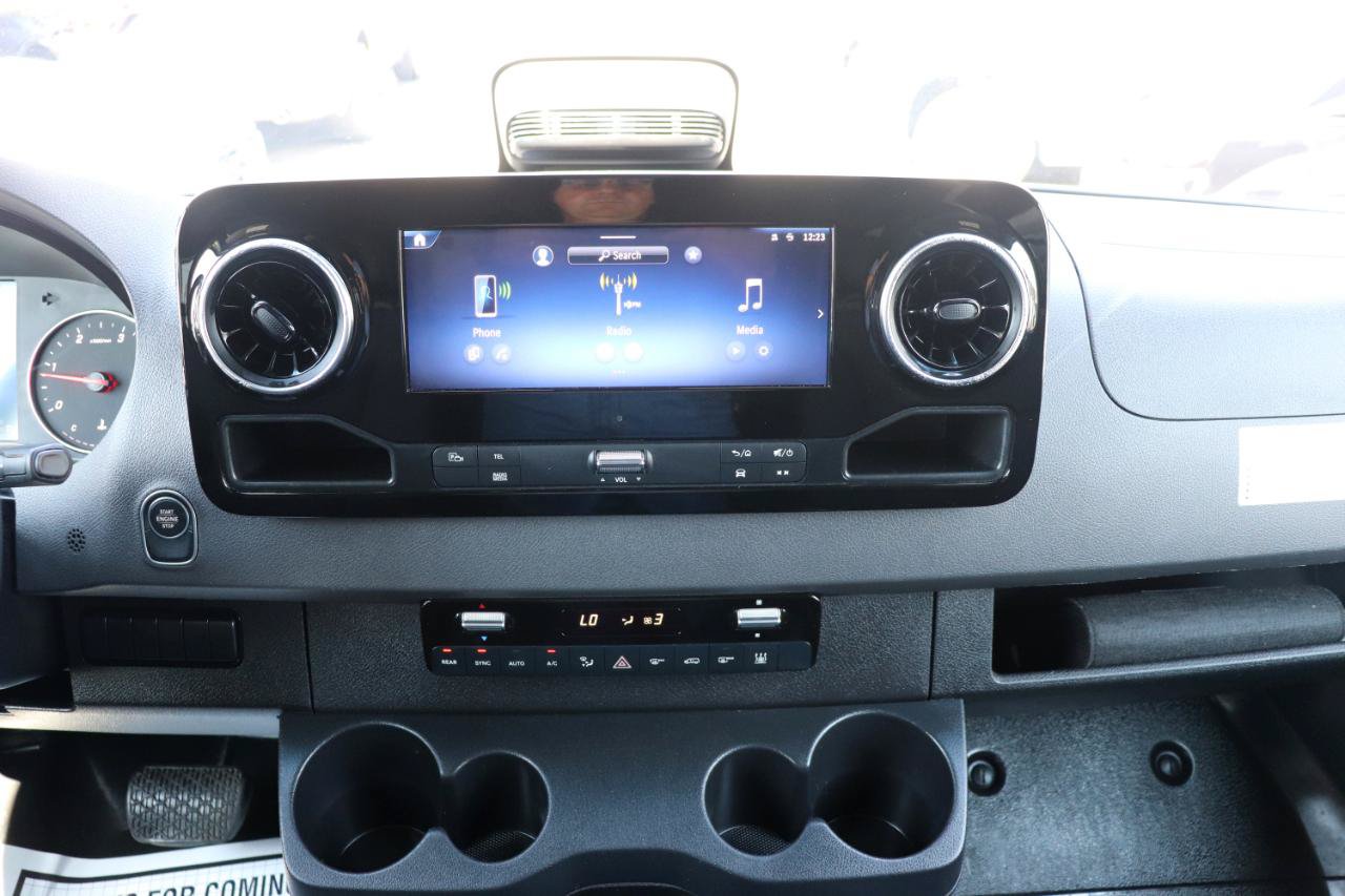 Used 2025 Mercedes-Benz Sprinter 2500 image 21