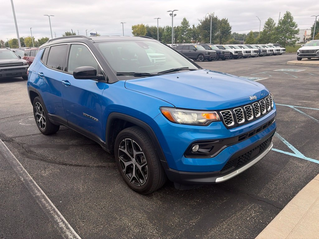 Used 2024 Jeep Compass Limited AWD/4WD image 3