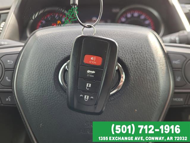Used 2022 Toyota Camry XSE image 31