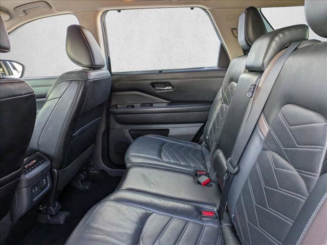 Used 2023 Nissan Pathfinder Platinum w/ Cargo Package image 19
