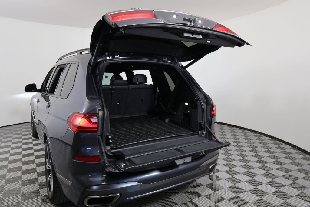 Used 2020 BMW X7 M50i image 21
