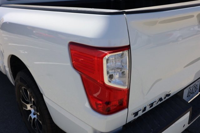Used 2023 Nissan Titan SV image 7