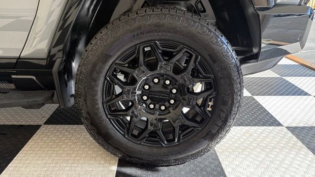 Used 2025 GMC Hummer EV 2X image 13
