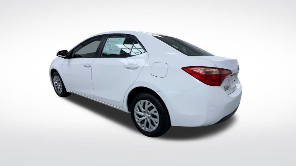 Used 2017 Toyota Corolla LE w/ Carpet Mat Package (TMS) FWD image 6