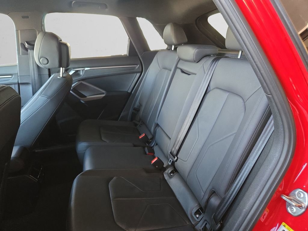 Used 2024 Audi Q3 2.0T Premium image 14